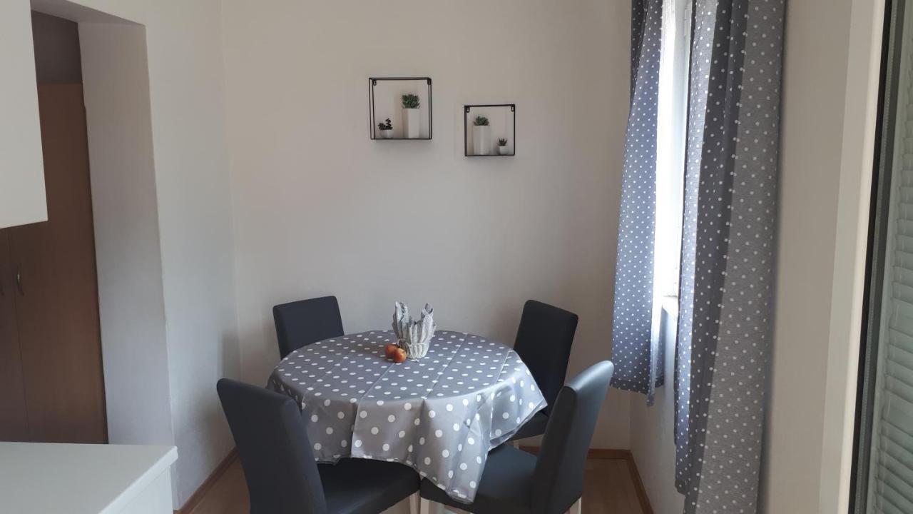 Apartmani Riba Makarska Exterior foto